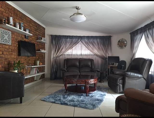 3 BEDROOM HOUSE FOR SALE IN ELANDSPARK